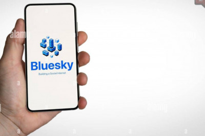 Solcu Etki Alanları Bluesky'i Kabul Ediyor Ancak X'i Terk Etmiyor