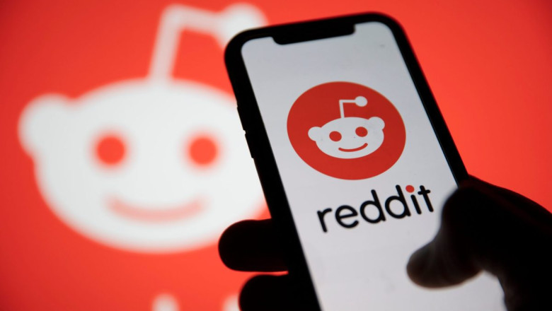 Arama trafiği kuruduğunda Reddit, oturum açmış bir deneyime geçiş yapacağını duyurdu